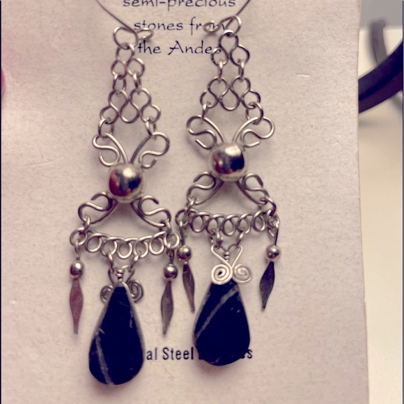 Handmade Silver and Onyx one of a kind dangle earrings with closable clasp - Picture 3 of 5